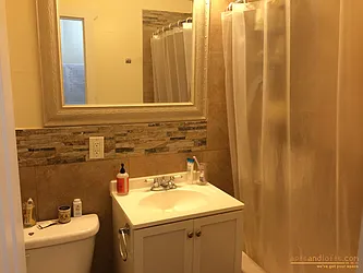 Rented by aptsandlofts.com