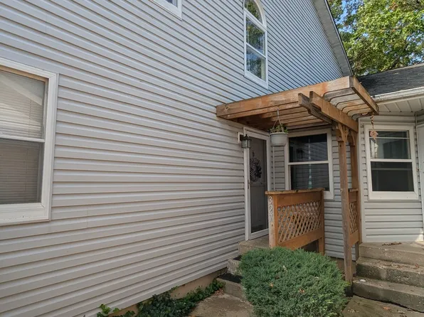 327 Wethington Dr #327, Wauconda, IL 60084