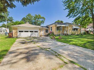 2080 Hollywood Dr, Monroe, MI 48162