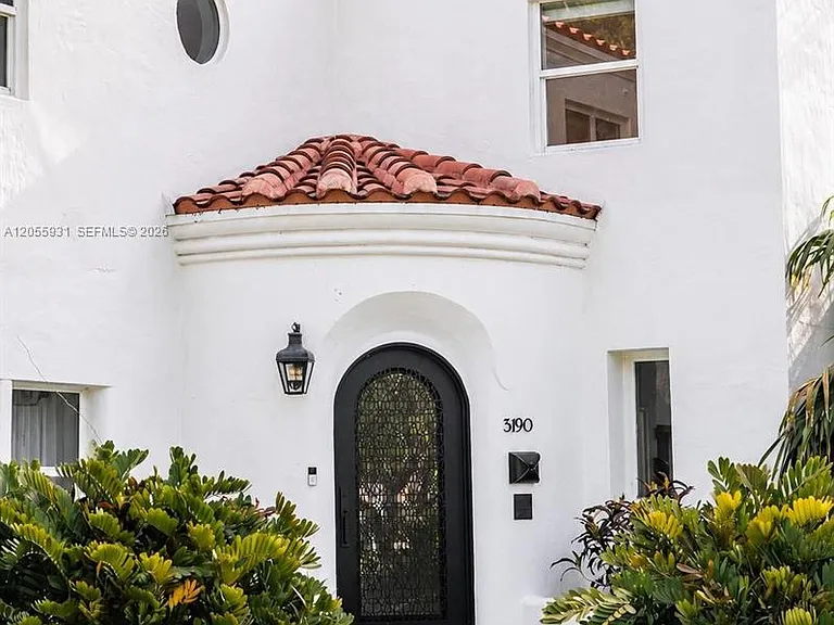 3190 Sheridan Ave — Photo 50