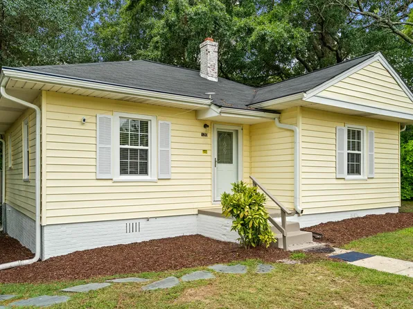 120 Woodale Dr, Elon, NC 27244