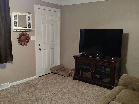 4th image of 207 J Ave