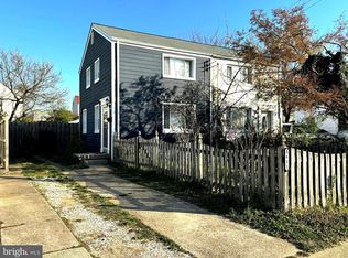 5411 8th Pl S, Arlington, VA 22204
