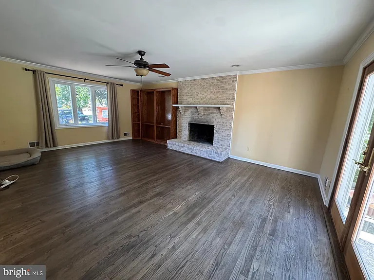 317 W Seminary Ave — Photo 13