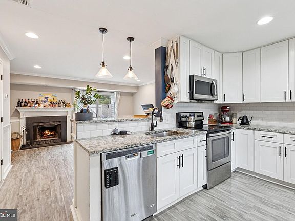 5th image of 71 Sudbury Sq