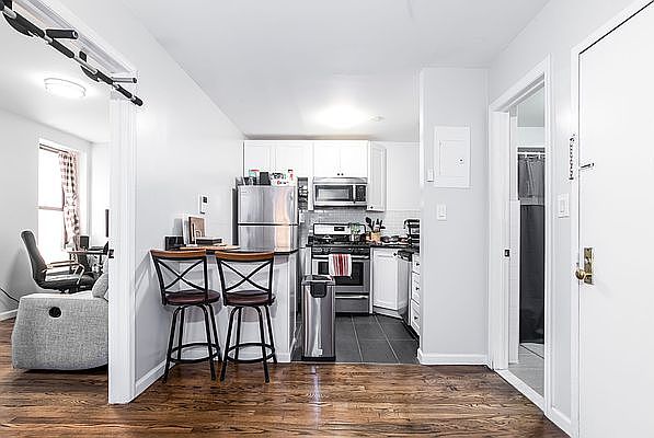 1st image of 41 Underhill Ave APT 3B
