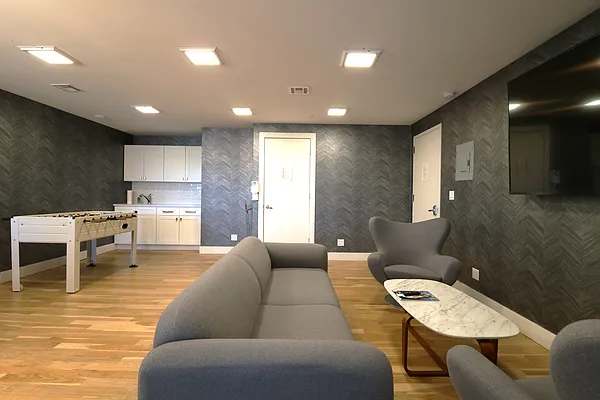 Rented by Akam Sales and Brokerage | media 21