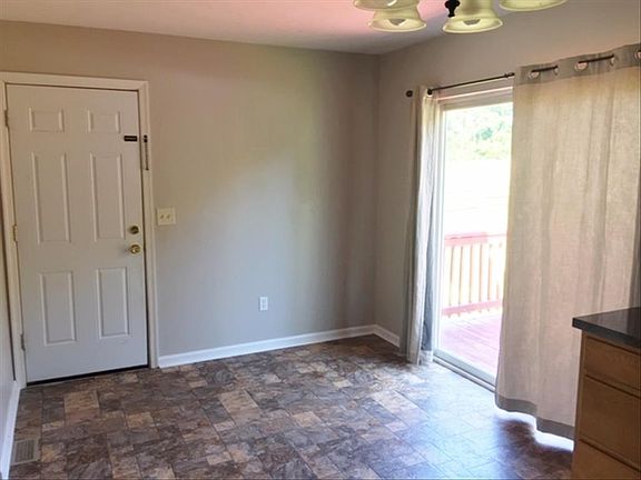 4th image of 42 Stella Ave