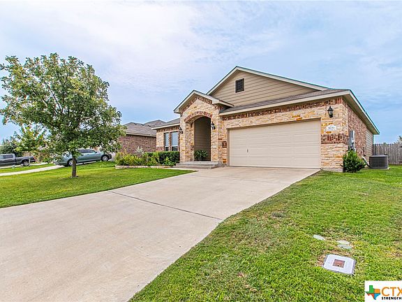 3rd image of 509 Dandridge Dr