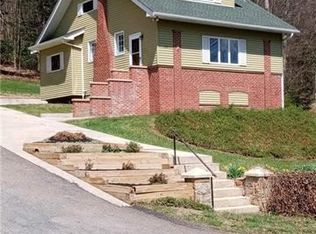 898 Center Ave, Jim Thorpe, PA 18229