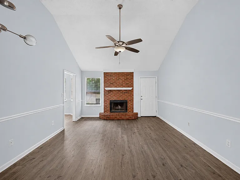 4810 Golden Leaf Ln — Photo 8