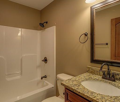 2nd image of 424 Lezlie Dr