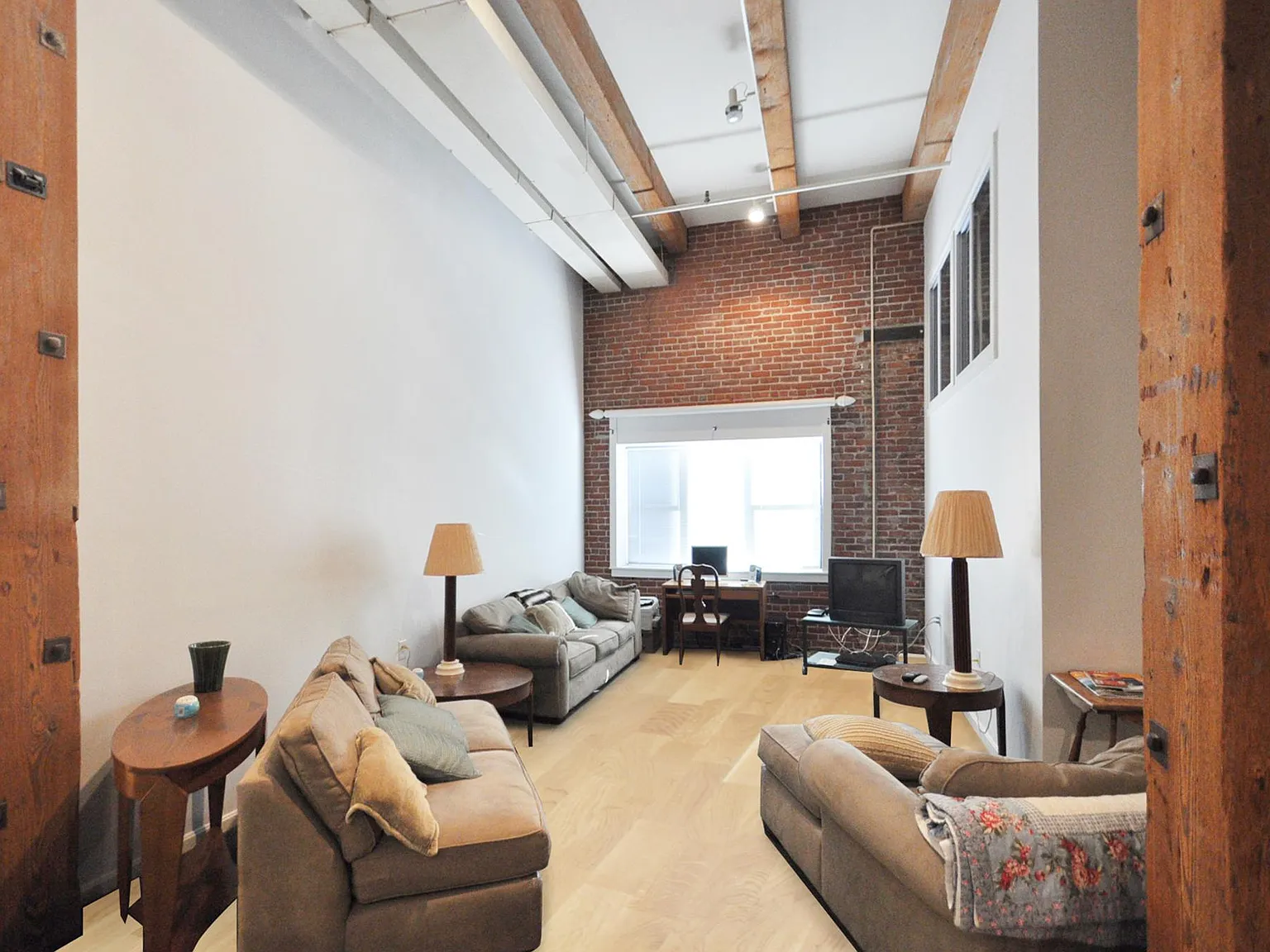 2 bed, 1704 sqft, $4,400 — Photo 3
