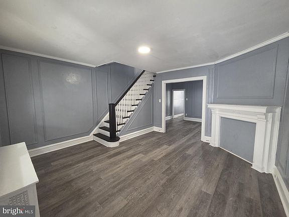 4th image of 302 W Louden St