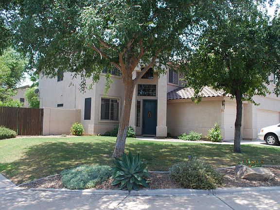 2nd image of 463 W Myrtle Dr