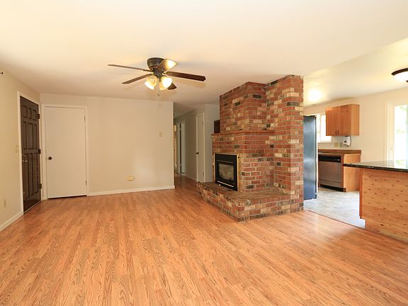 4th image of 346 142nd Ave SW