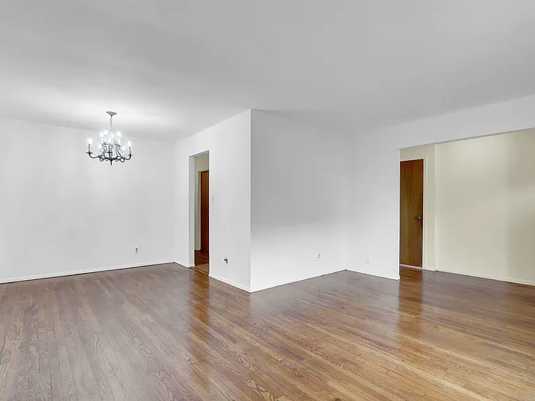 181 W 3rd St — Photo 12