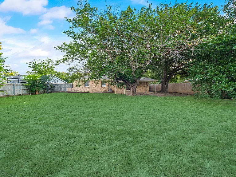 6013 Barry Dr — Photo 16