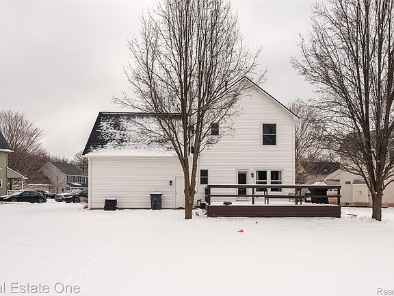 3rd image of 9410 Maple Run Ct