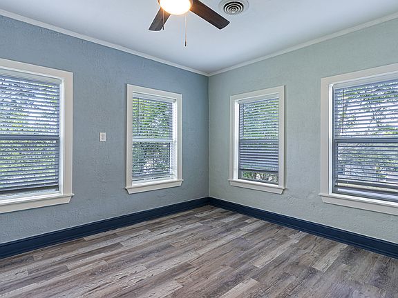 4th image of 517 S Bolton St #4
