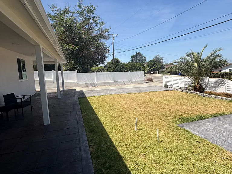 10724 Valley View Ave — Photo 4