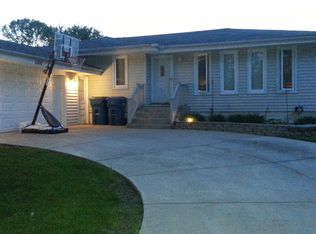 546 Northgate Dr, Dyer, IN 46311