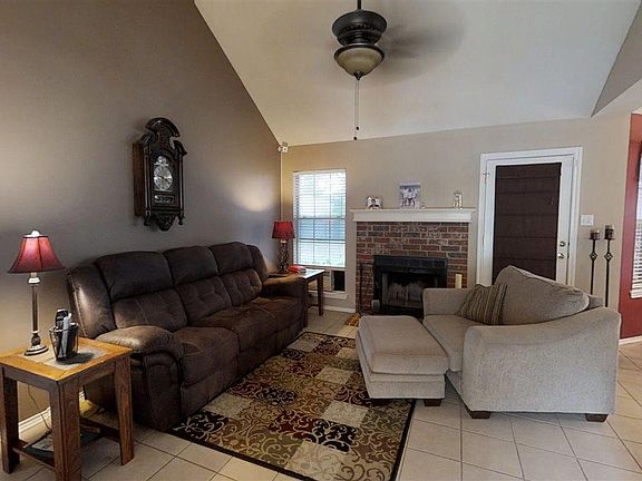 4th image of 214 Eastgate Dr