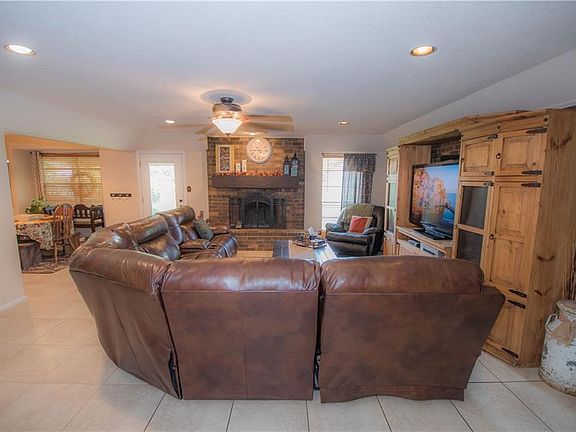 4th image of 208 Casas Del Sur St