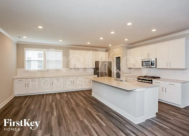 2229 W 171st St — Photo 5