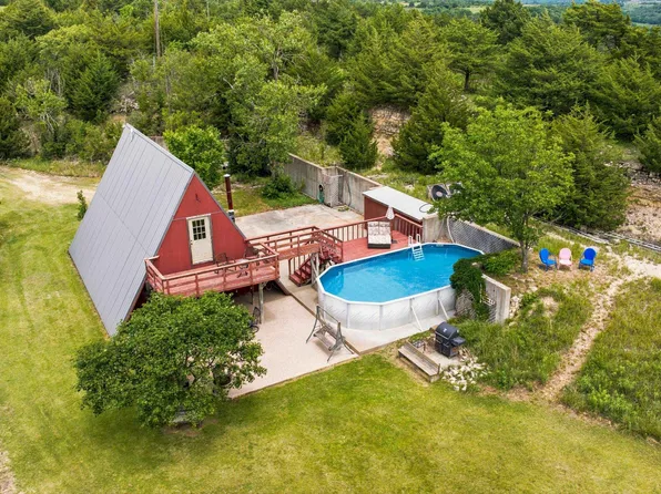 601 Warpole Rd, Olsburg, KS 66520