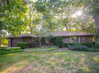 1326 Castlehill Dr, Rockford, IL 61107