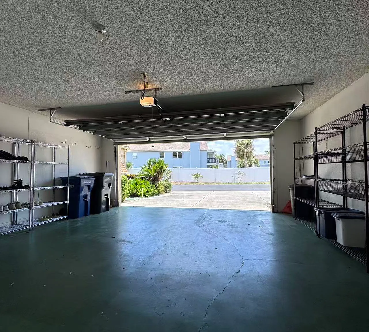 3 bed, 1332 sqft, $2,380 — Photo 3