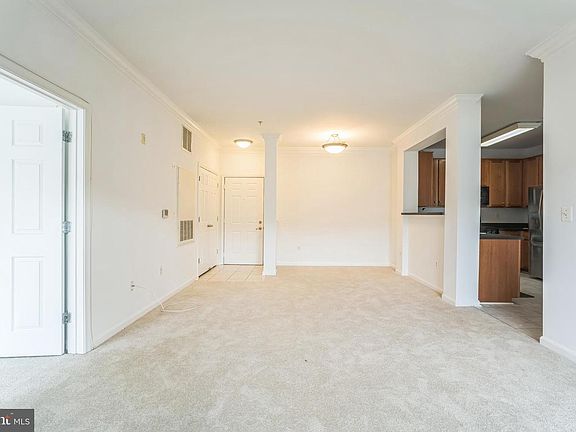 5th image of 4854 Eisenhower Ave Unit 456