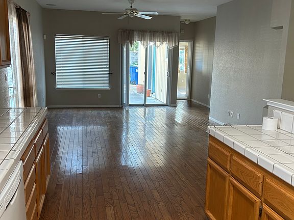 4th image of 356 Parker Dr