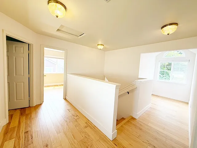 1128 NW Thornwood Cir — Photo 34