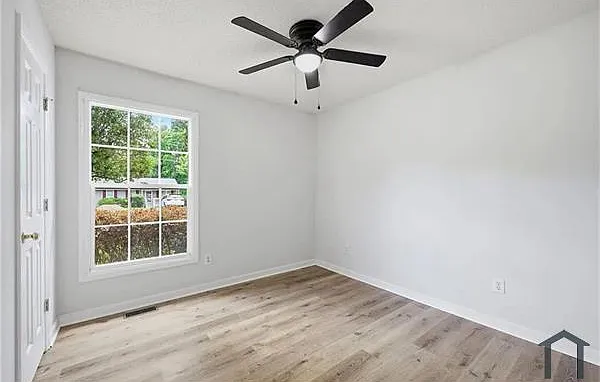 125 Bellevue Dr — Photo 8