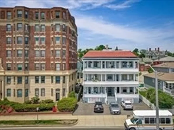 281 Lynn Shore Dr APT 3, Lynn, MA 01902