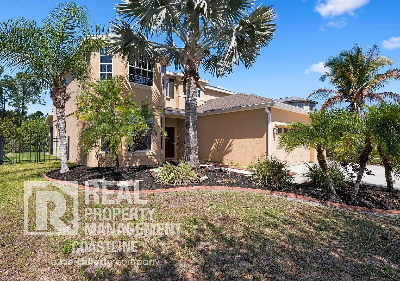 Discover North Port Luxury! 4bd 3.5ba - Available Now! — Photo 3