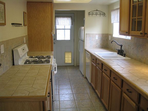Remodeled Kitchen / All Appliances Included