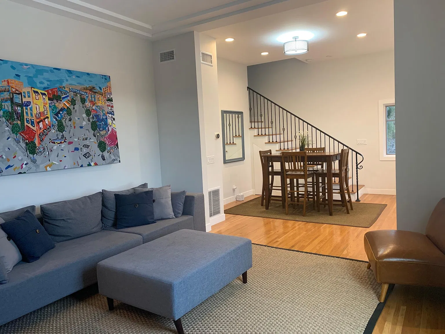 4 bed, 2.5 bath, 2000 sqft, $5,995 — Photo 3