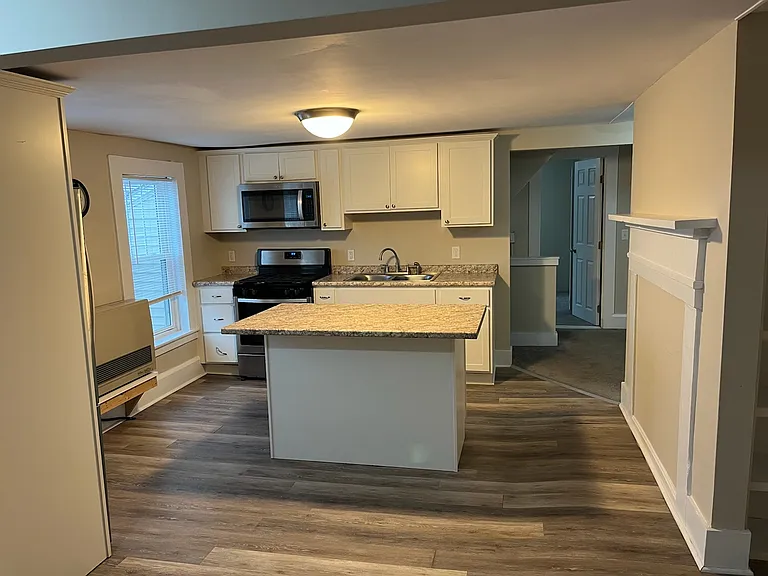 143 Front St #3 — Photo 1