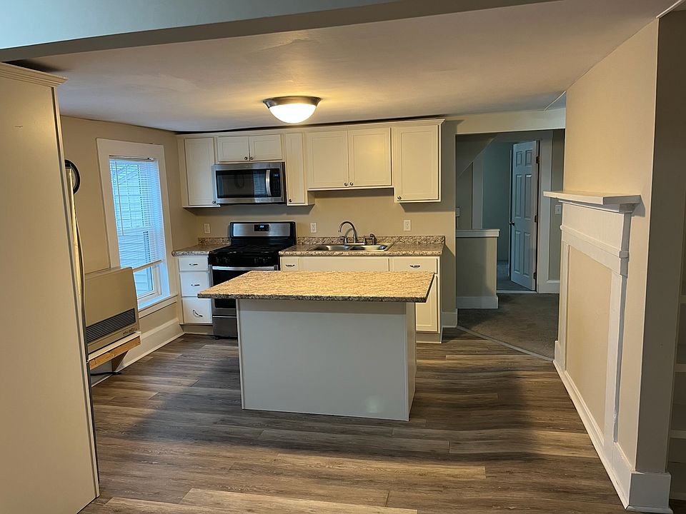 1st image of 143 Front St APT 3