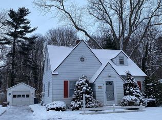 692 W 26th St, Holland, MI 49423