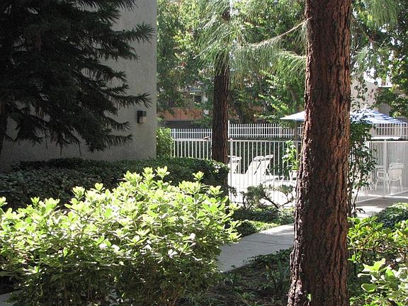3rd image of 6722 Independence Ave APT 216