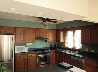 125 Villa Circle Dr, Palatine, IL 60067