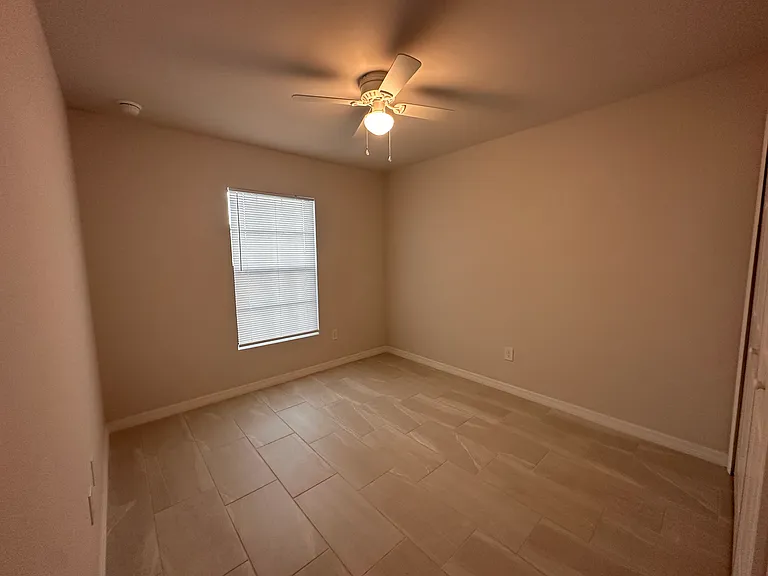1415 NE 8th Pl — Photo 12