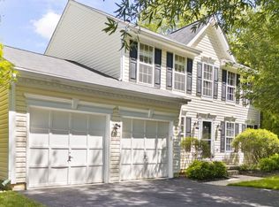 17303 Bighorn Ct, Round Hill, VA 20141