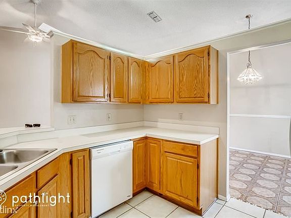 3rd image of 628 Birgham Pl