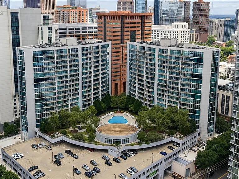 950 W Peachtree St NW #1413 — Photo 4