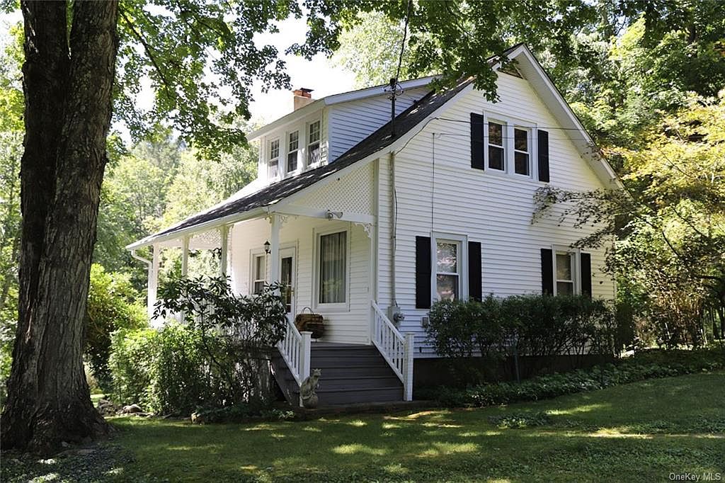 62 Corkscrew Road, Barryville, NY 12719 Zillow